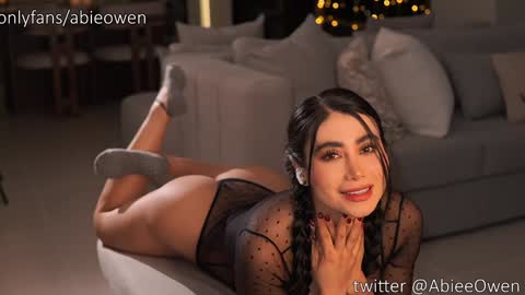 abie_owen online show from November 28, 12:18 am