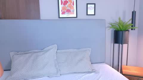 abiehils online show from March 21, 11:37 am