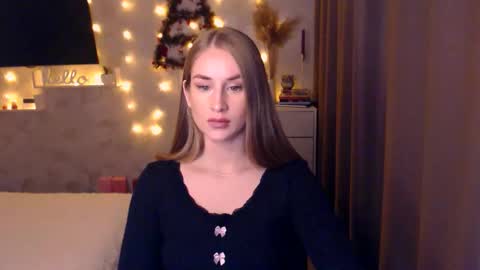 Anna online show from December 15, 8:27 pm