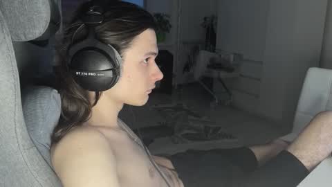 hi  cum in pvt noi extra tip online show from March 3, 2:24 pm