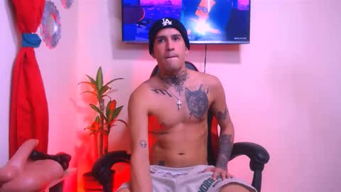 abraham_linares online show from May 20, 3:03 am