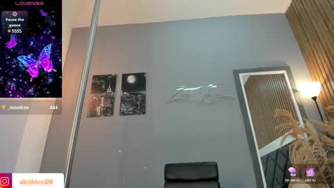 Abril  online show from February 1, 6:54 am