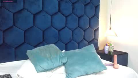 abrilmiller vc online show from October 7, 12:12 pm