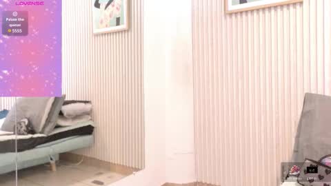 abrilmirren online show from January 17, 11:30 am