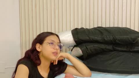 abrilmirren online show from October 17, 12:20 pm