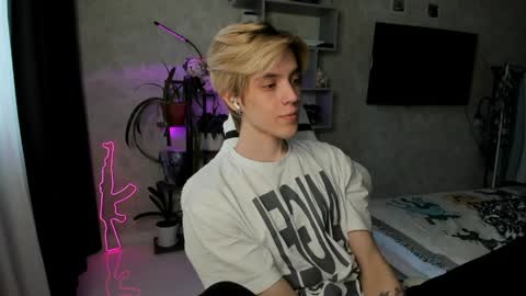 abslut online show from March 25, 10:00 am