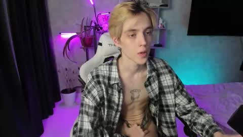 abslut online show from March 10, 2:21 pm