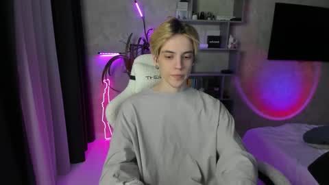 abslut online show from March 11, 4:43 pm