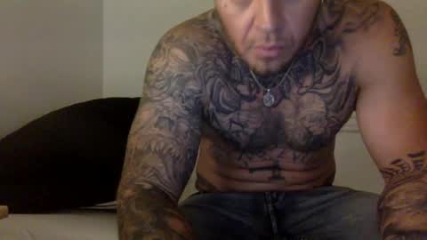 adam00515000 online show from June 18, 9:14 am