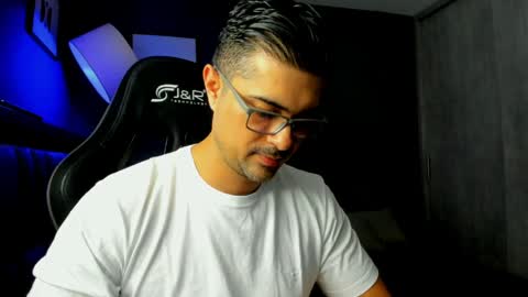 adam clarke online show from May 13, 1:37 am
