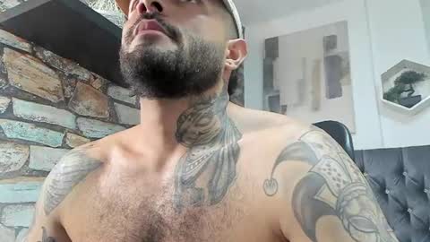 adam_donovan online show from July 18, 11:51 pm