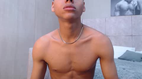 adam_piarse online show from January 31, 8:17 pm