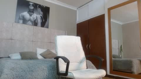 adam_piarse online show from October 1, 5:50 am