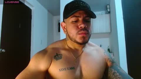 adam shilder7 online show from February 4, 11:19 pm