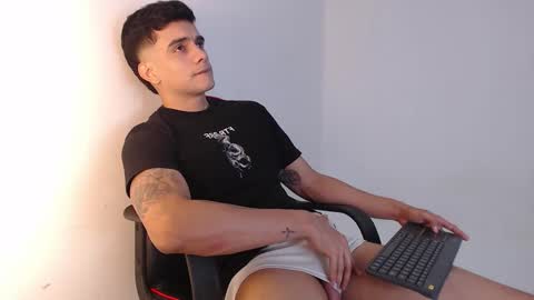 Snapshot of adama_soa chatting on October 23, 6:59 am Hello guys excuse my absence I will be absent for several days for health reasons I hope you understand thank you very much. online show from October 23, 6:59 am