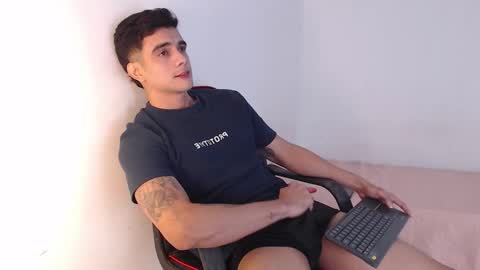 Snapshot of adama_soa chatting on October 2, 6:01 am Hello guys excuse my absence I will be absent for several days for health reasons I hope you understand thank you very much. online show from October 2, 6:01 am