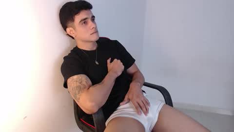 Snapshot of adama_soa chatting on October 5, 5:49 am Hello guys excuse my absence I will be absent for several days for health reasons I hope you understand thank you very much. online show from October 5, 5:49 am