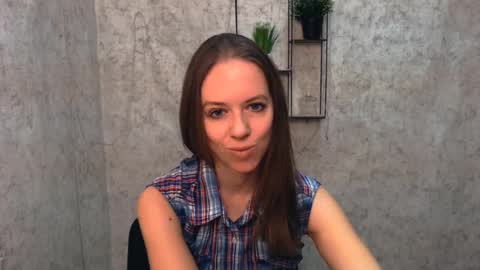 adamais_ online show from February 25, 8:03 am