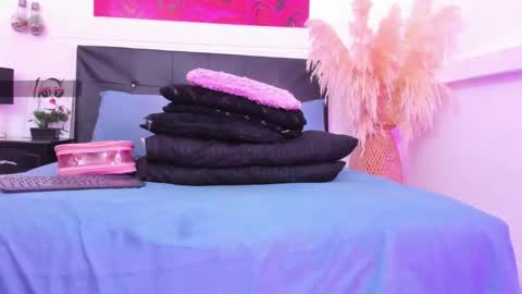 Cloe Adams  online show from February 14, 10:51 am