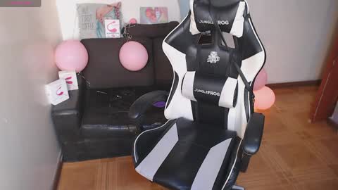 adams_mel online show from May 7, 1:18 pm