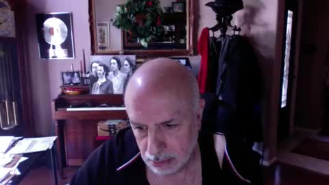 add_me_2 online show from April 19, 5:58 pm