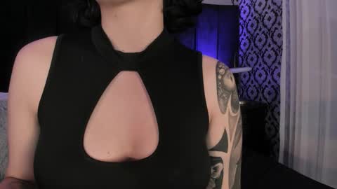 Ade  online show from November 25, 8:07 pm