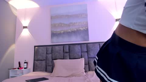 adela online show from September 18, 4:27 am