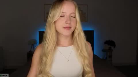 Adele online show from March 14, 9:19 pm