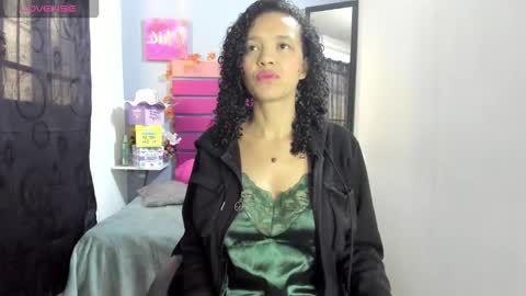 Adeleth online show from December 15, 12:45 pm