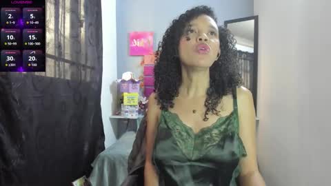 Adeleth online show from December 3, 1:34 pm