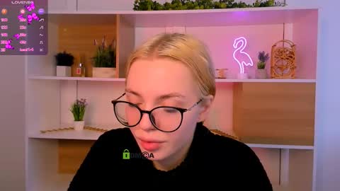 all three for u online show from November 14, 9:00 am