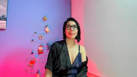 Snapshot of adellelennox_cg chatting on December 14, 5:51 am Adelle online show from December 14, 5:51 am