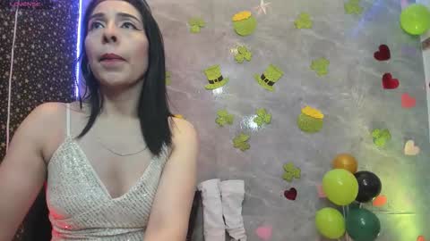 Adellelennoxx online show from March 17, 9:03 am