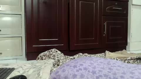 annelovesu online show from November 9, 7:01 am