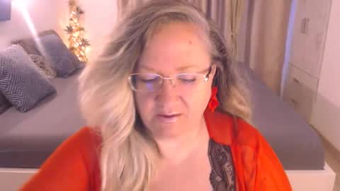 Cryna online show from September 19, 4:49 am