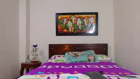 adri_rose online show from June 16, 11:20 pm
