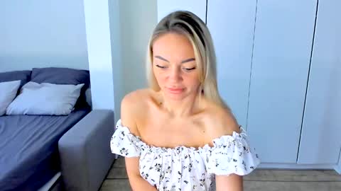 Adriana online show from May 10, 11:49 am