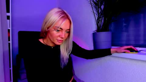 Adriana online show from December 5, 3:43 pm