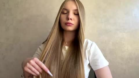 Caroline online show from July 23, 4:26 pm