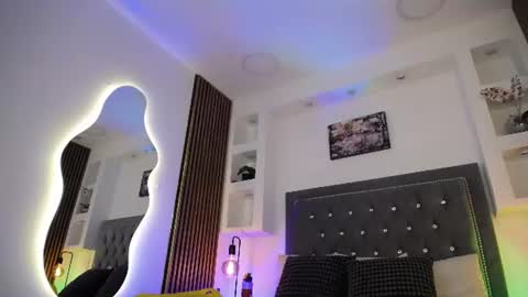 adrianstark_ online show from June 18, 12:54 pm