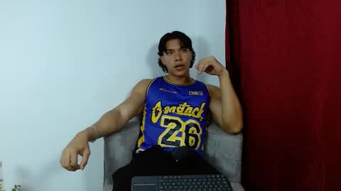 adriel_escalante online show from October 3, 1:48 am