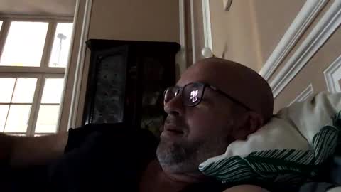 adrienfromparis online show from December 17, 9:38 am