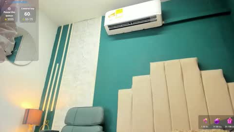 adriienne_ online show from February 20, 9:28 pm