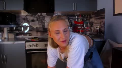 OneAfa online show from November 13, 6:21 pm