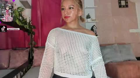 Agatadelphine online show from February 17, 8:27 pm