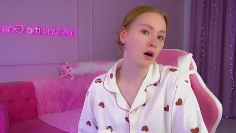 AgataFoxley online show from October 6, 7:04 am