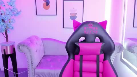 Snapshot of agatha_luxx chatting on March 12, 12:36 pm Agatha online show from March 12, 12:36 pm