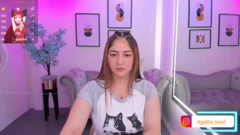 Snapshot of agatha_luxx chatting on September 19, 12:42 pm Agatha online show from September 19, 12:42 pm
