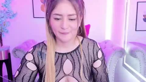 Snapshot of agatha_luxx chatting on March 12, 3:40 pm Agatha online show from March 12, 3:40 pm