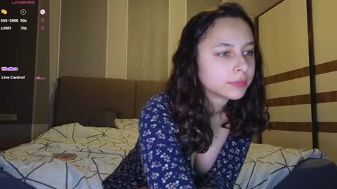 Snapshot of agatha_lynn chatting on January 13, 3:26 pm hi Im Agatha nice to meet you online show from January 13, 3:26 pm